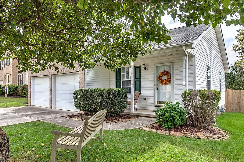 1st image of 7013 Yellow Oak Ln