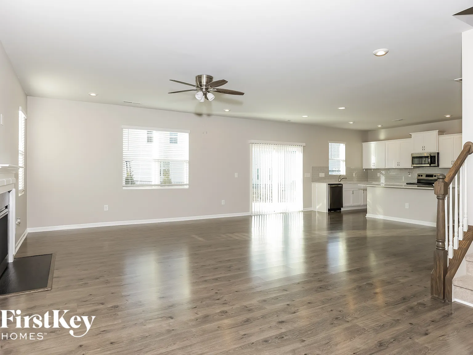 3 bed, 2.5 bath, 2329 sqft, $2,415 — Photo 2