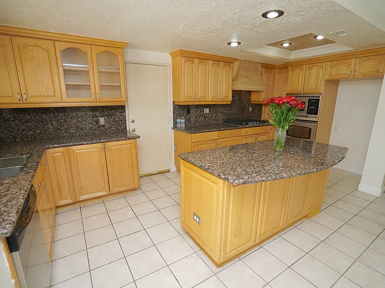 27727 Spandau Dr — Photo 4