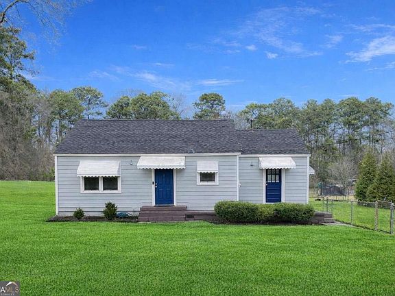 2nd image of 330 Community Dr SW