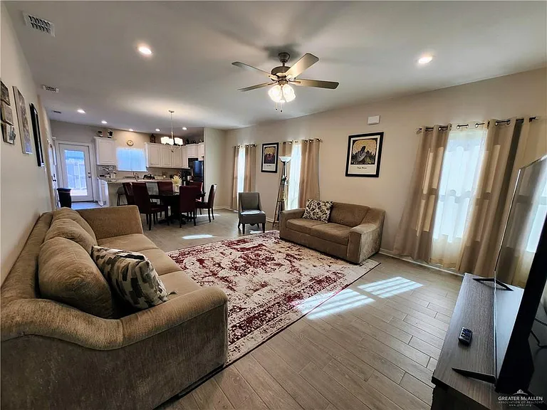 8330 N 34th Ln — Photo 3