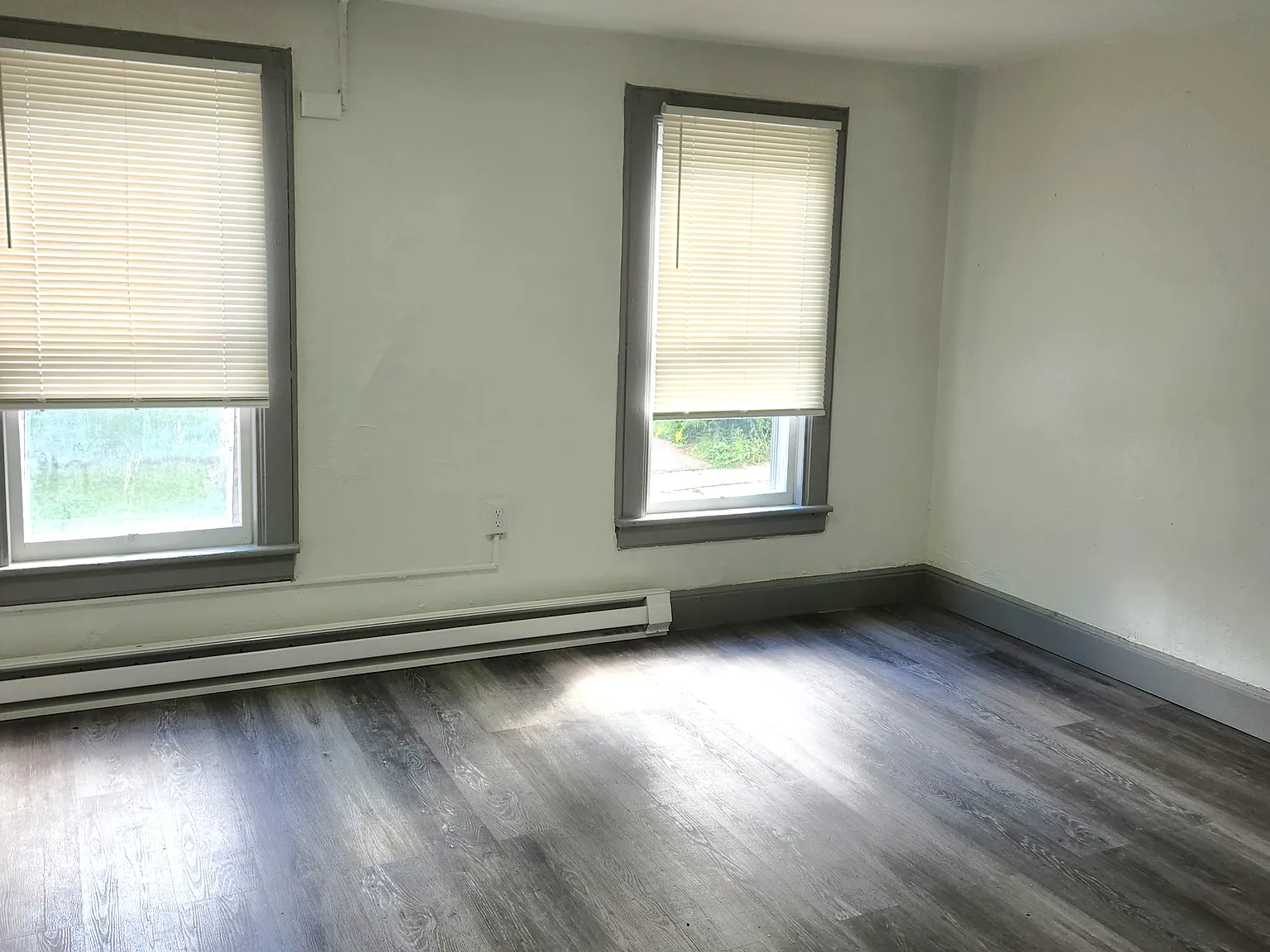 2 bed, $995 — Photo 3