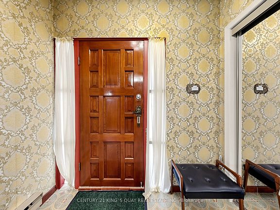 4th image of 35 Coxwell Ave