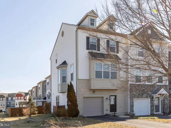210 Flyfoot Dr, Stephenson, VA 22656