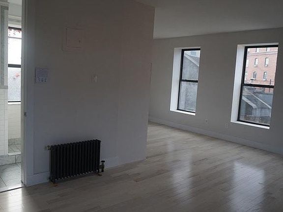 3rd image of 114 Perry St APT 5C