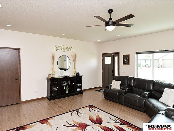 4th image of 2028 Eastgate Dr