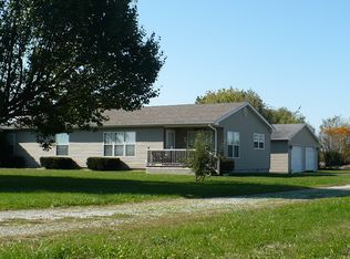 10943 N Sparrow Ln, Mount Vernon, IL 62864