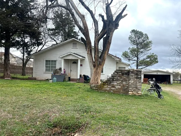 200 S West St, Konawa, OK 74849