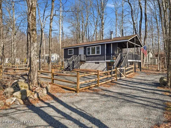 105 Choctaw Dr, Pocono Lake, PA 18347