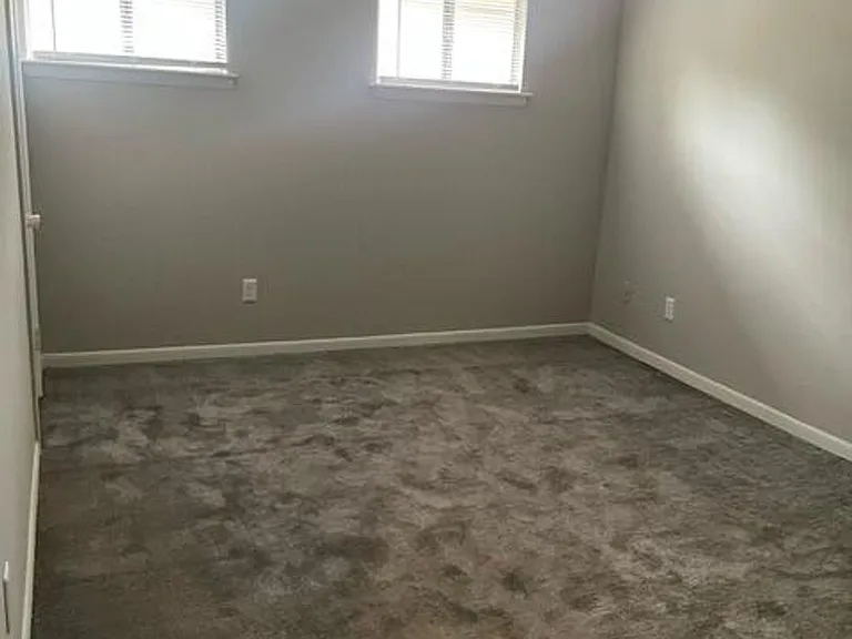 Stone Ridge Apartments — Photo 27