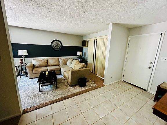 2nd image of 302 Buena Vista Dr APT A