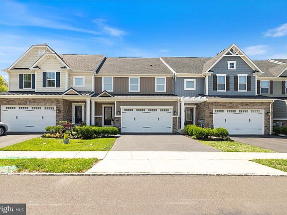 2nd image of 34 Griffin Way