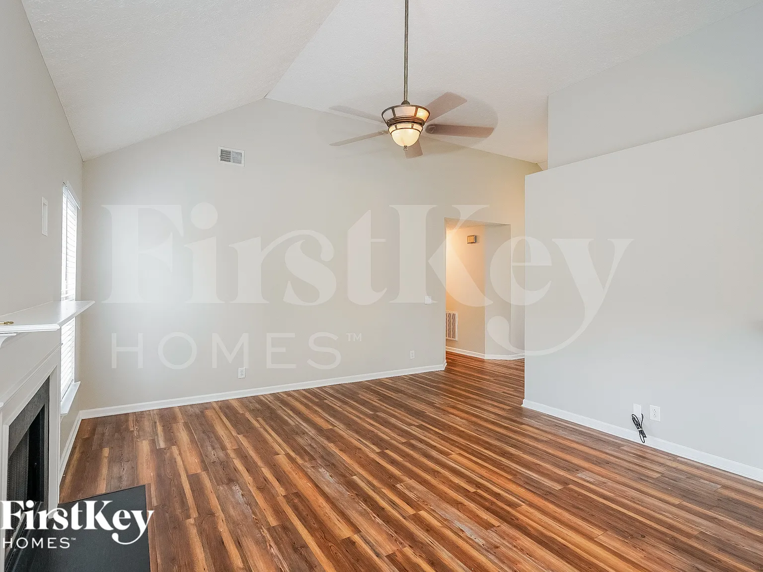 3 bed, 2.0 bath, 1819 sqft, $2,250 — Photo 3