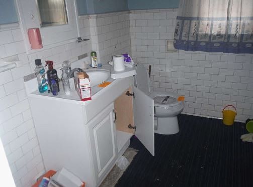5th image of 131 Burton Ave