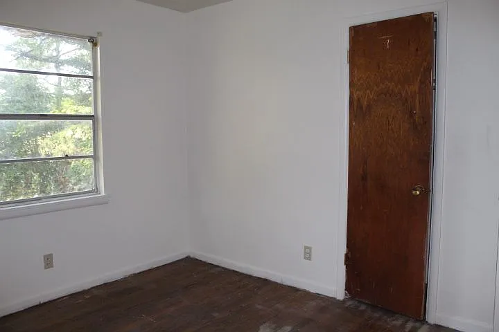1 Sheffield Dr — Photo 5