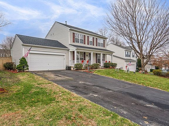 3rd image of 5815 Moonbeam Dr