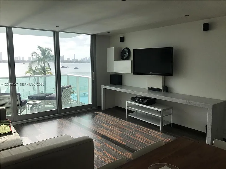 1000 West Ave #318 — Photo 18