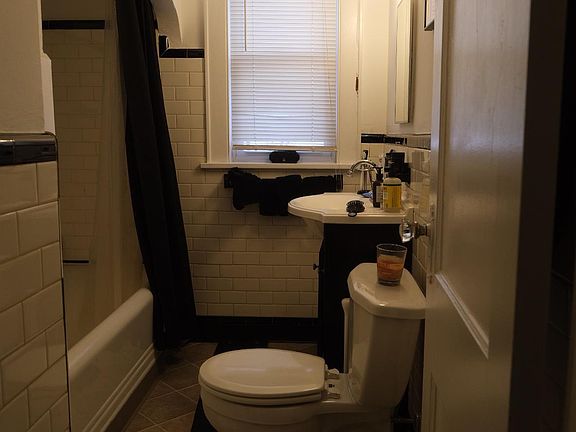 2nd image of 152 Scofield Ave #3