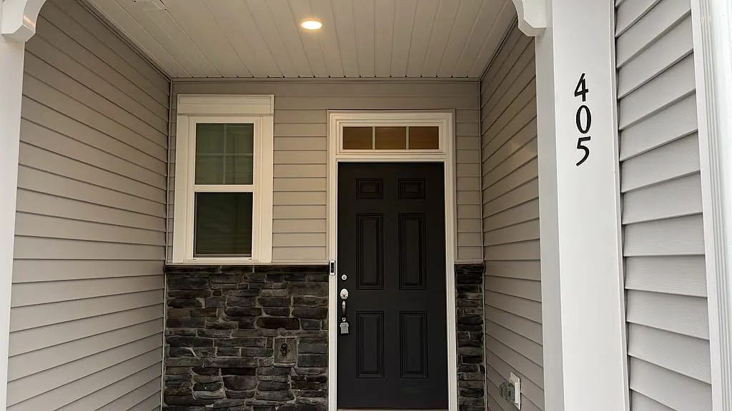 3 bed, 2.5 bath, 1680 sqft, $1,895 — Photo 3
