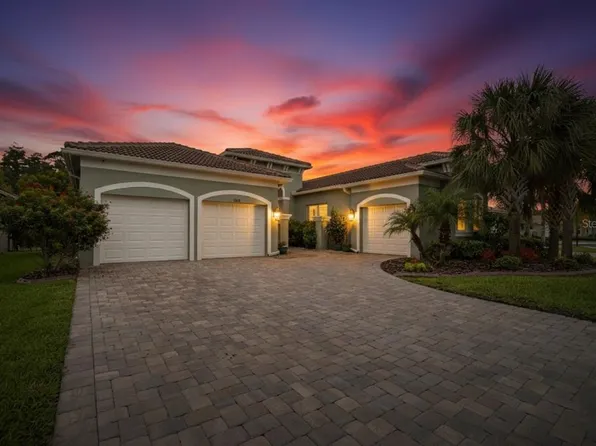 5028 Emerald Isle Dr, Wimauma, FL 33598