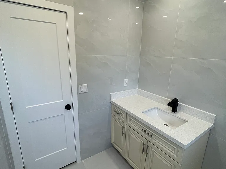 2350 SW 26th Ln — Photo 3
