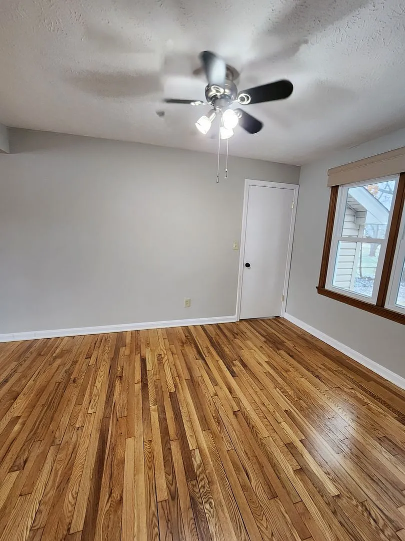 Fabulous Home in the Heart of Solon — Photo 2