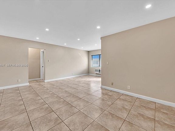 5th image of 707 S 19th Ave APT 9