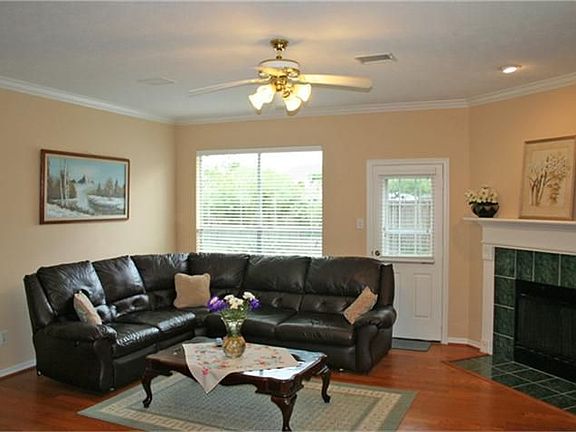 2nd image of 1910 Harbour Crest Dr