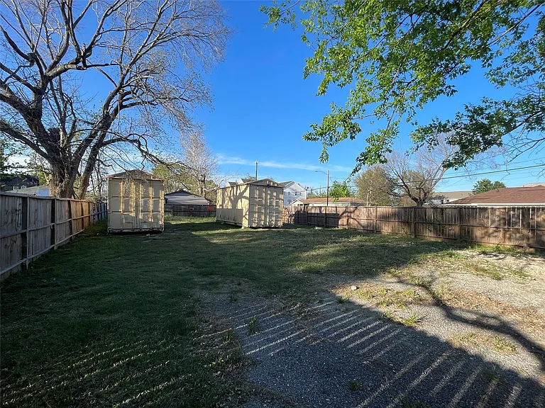 802 Fair St — Photo 5