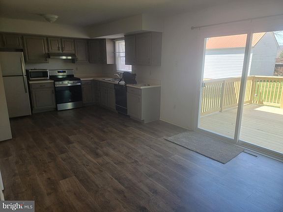 5th image of 4 Adams St