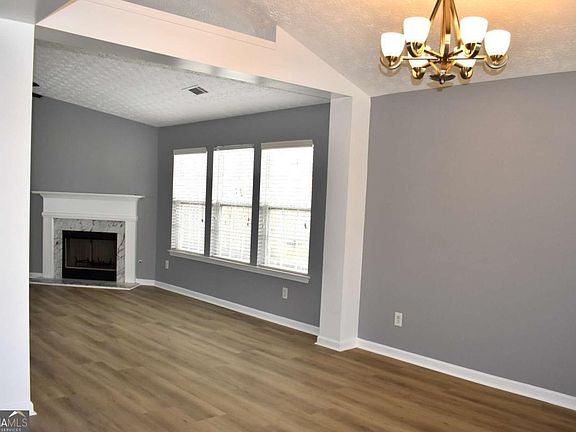 4th image of 260 Hulan Way