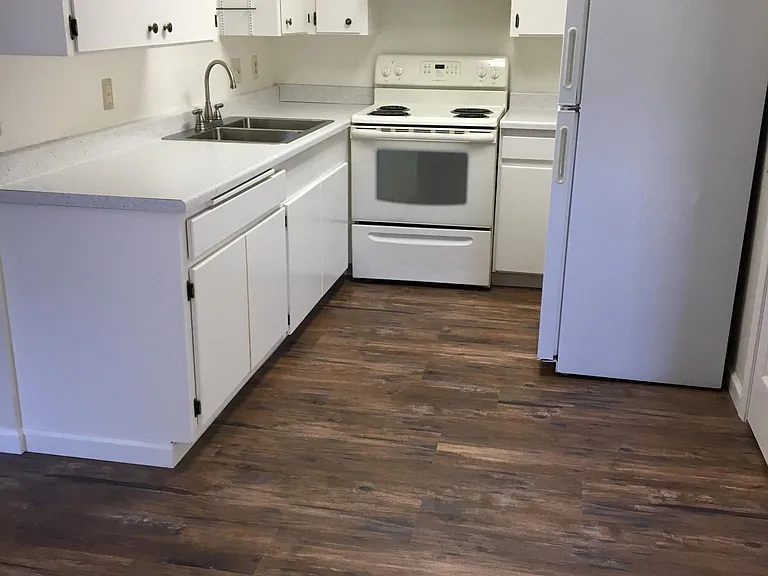 603 NW Linden Ave #603 — Photo 2