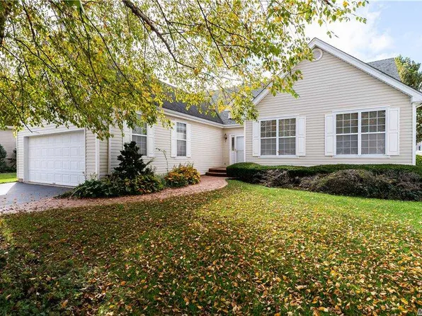 141 Ardmore Ave, Melville, NY 11747