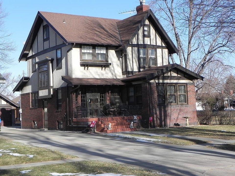 1st image of 1912 W Division St