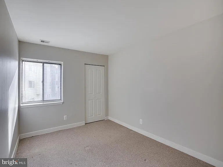 304 Hilltop Ln #F — Photo 28