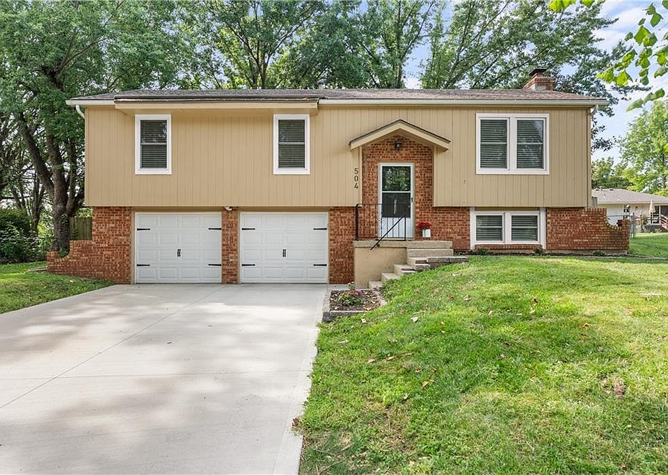 1st image of 504 SW Killarney Ln