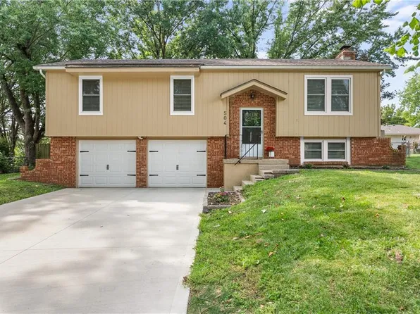 504 SW Killarney Ln, Blue Springs, MO 64014