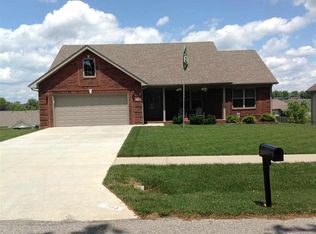 308 Medley Ct, Vine Grove, KY 40175