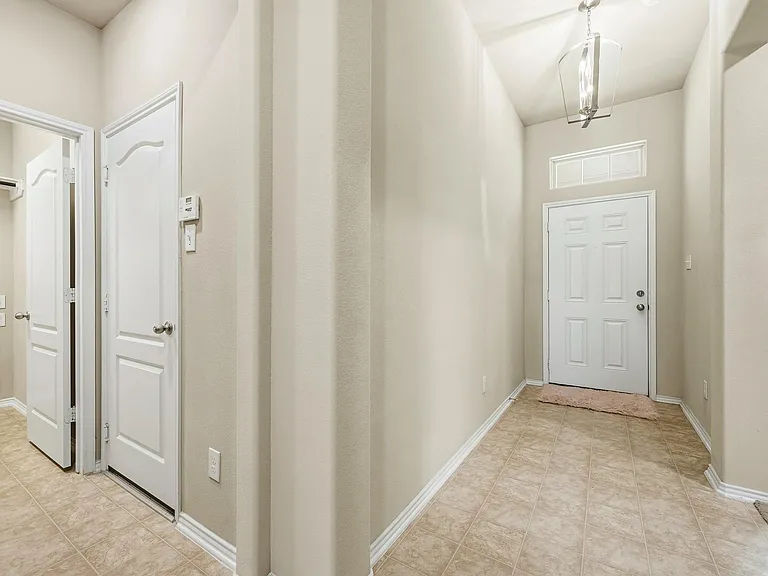 7126 Whitlow Wonder Ln — Photo 6