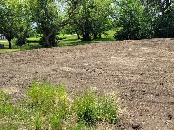 208 W Clark St, Orient, IA 50858