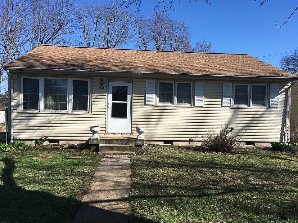 1st image of 526 Bentley St
