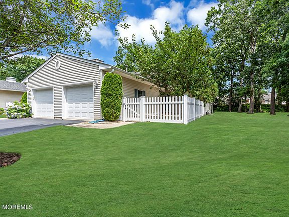 3rd image of 28 Cherrywood Circle #128