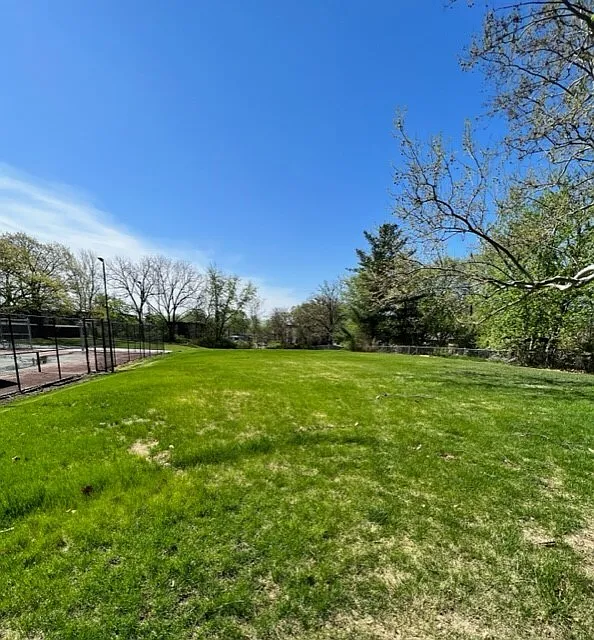 4809 N Knoxville Ave — Photo 2