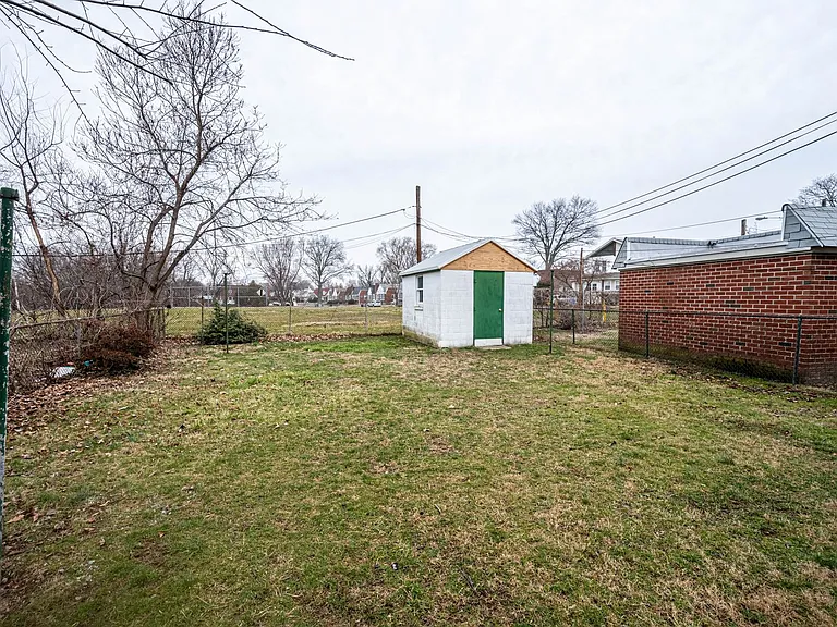 357 Holland St — Photo 26