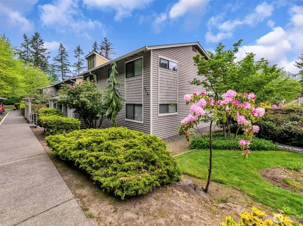 9918 NE 144th Lane #403, Kirkland, WA 98034