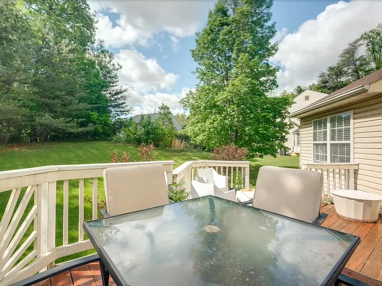 8307 Hillview Rd — Photo 21