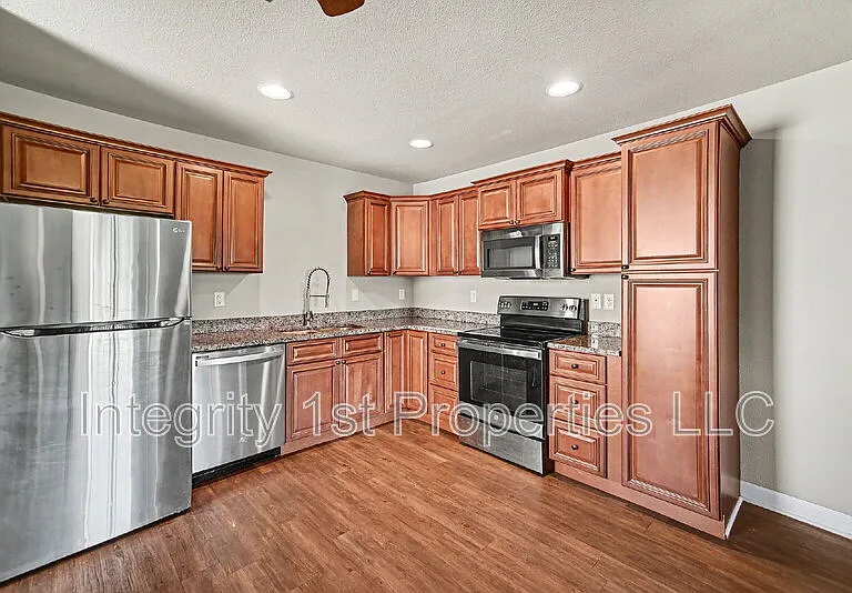 10510 Clubhouse Dr — Photo 18