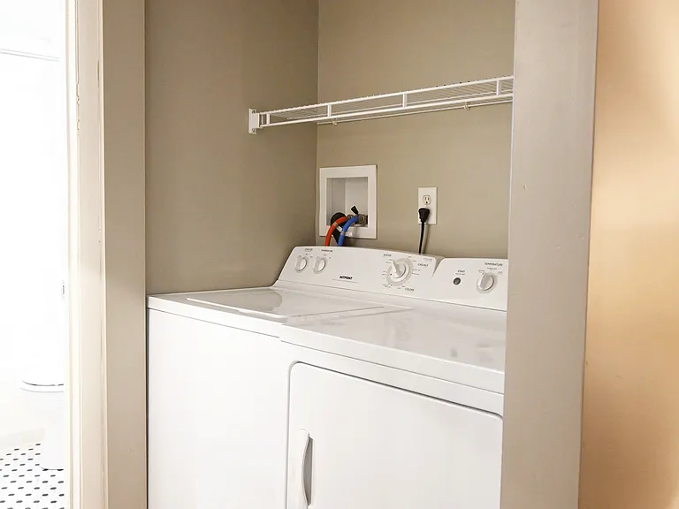 Washer and dryer in-unit at Slips at Blackstone.