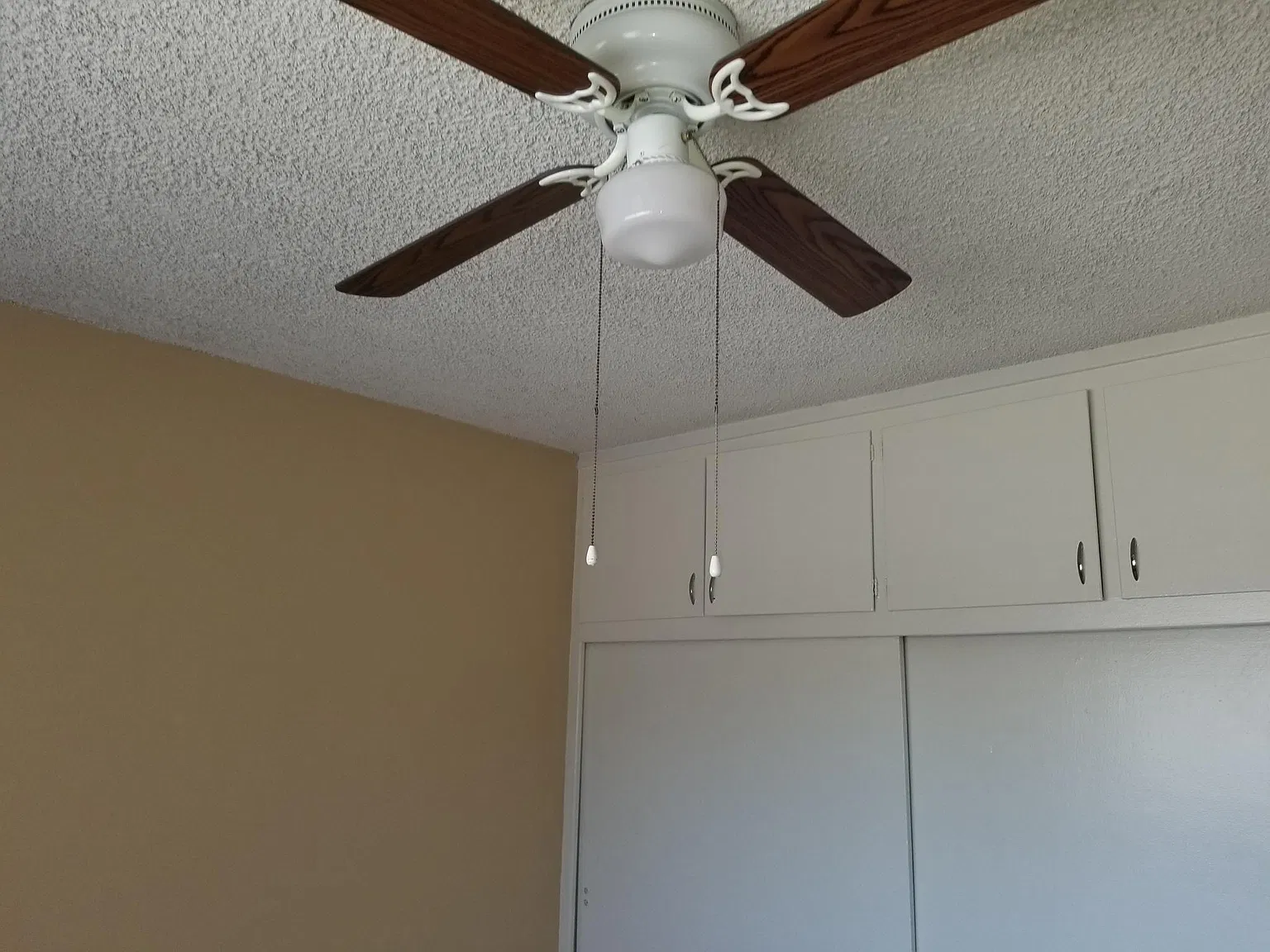 2 bed, 900 sqft, $2,300 — Photo 3