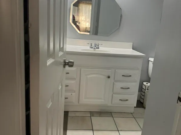 5907 S 37th Street, Greenacres, FL 33463